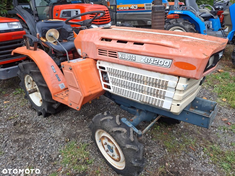 Kubota B1200 - 3