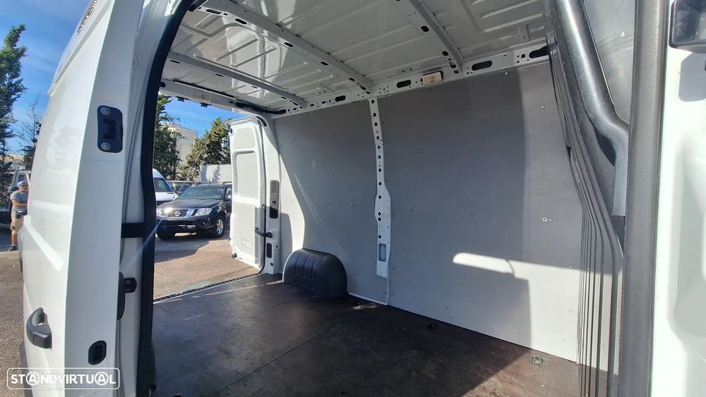 Renault Master 2.3 dci L2H2 hka 3.3t Caixa Automática - 23
