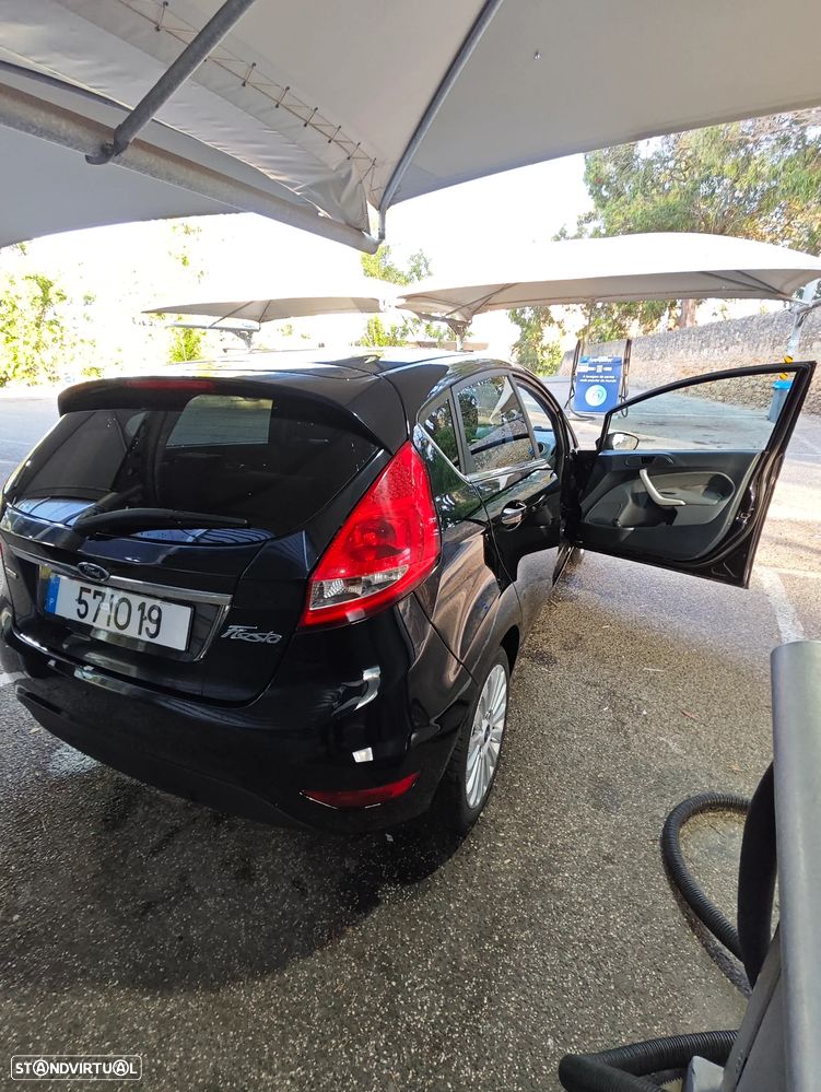 Ford Fiesta 1.6 TDCI Titanium - 11