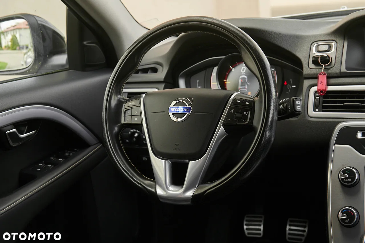 Volvo V70 D4 Black Edition - 23