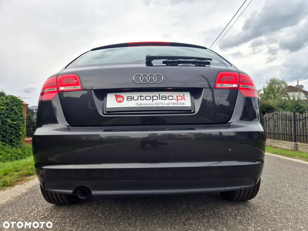 Audi A3 Sportback 1.6 TDI DPF Ambiente - 18