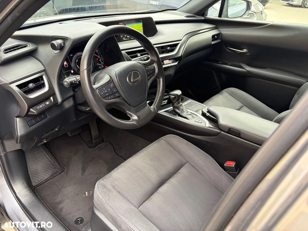 Lexus UX 250h Business Edition - 6