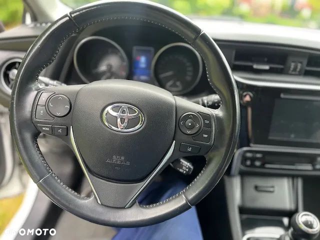 Toyota Auris 1.4 D-4D Active - 16