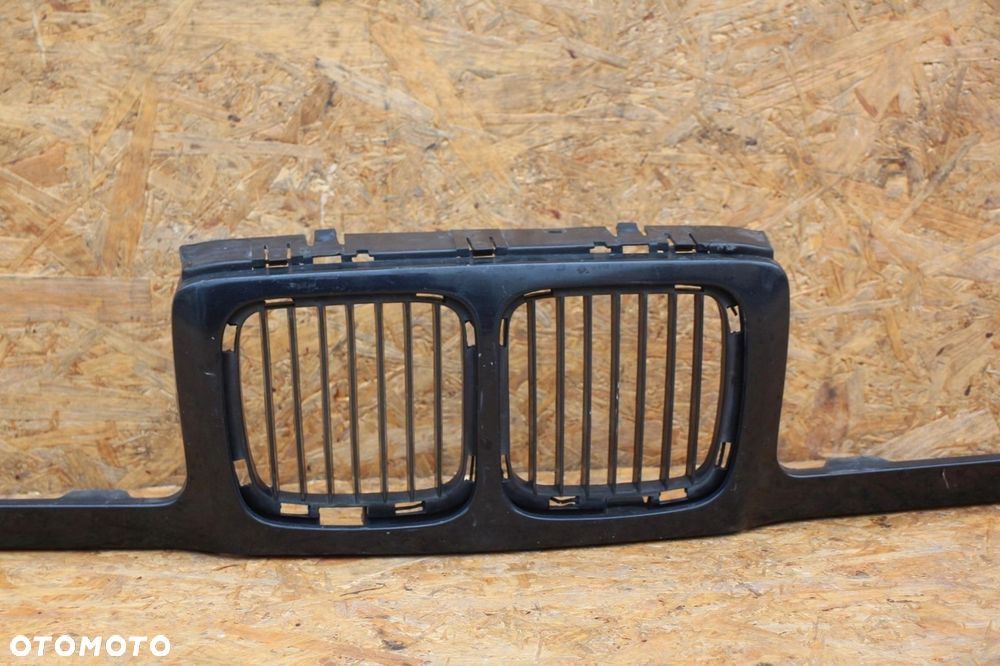 Grill Atrapa nosek nerki BMW 7 e32 oryginalne wąskie - 3
