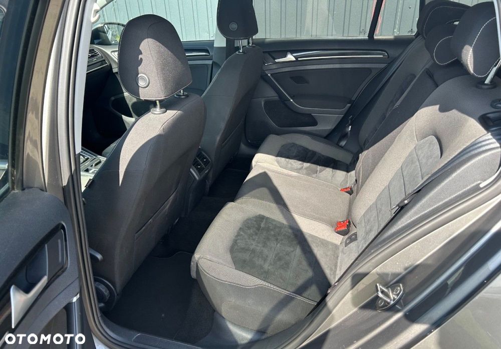 Volkswagen Golf - 15