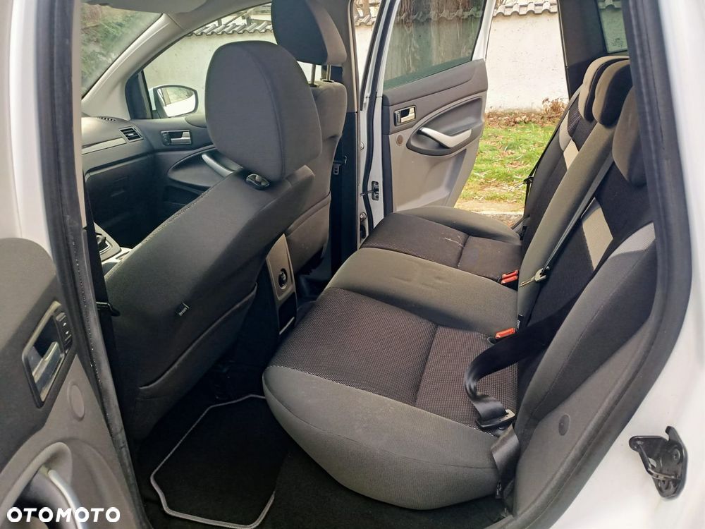 Ford Kuga 2.0 TDCi 2x4 Trend - 12