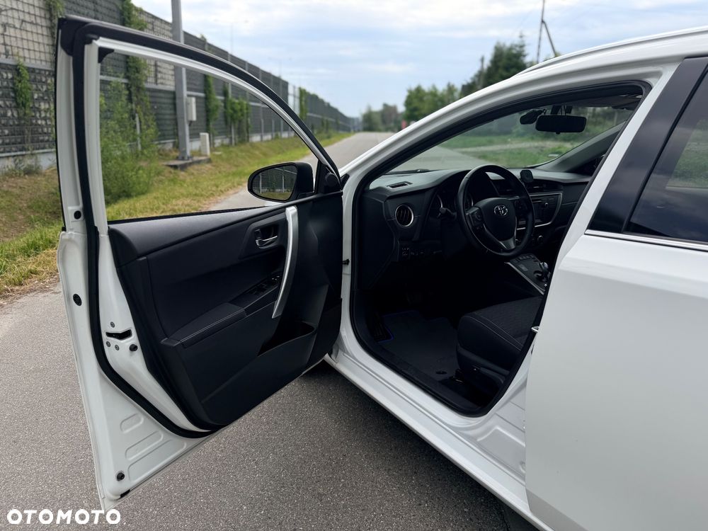 Toyota Auris Hybrid 135 Premium - 13