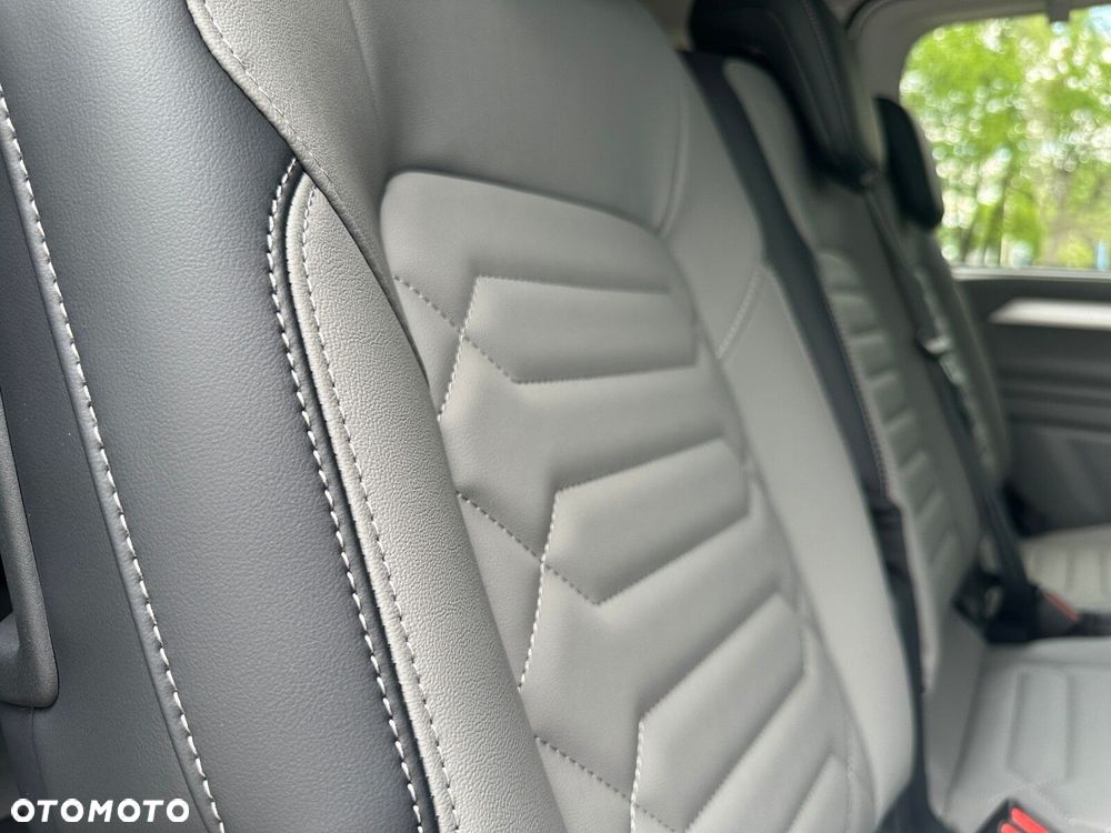 Volkswagen Nowa Caravelle Caravelle Style silnik: 2,0 l TDI 170 KM / skrzynia biegów: 8-biegowa automatyczna rozstaw osi: 3500 mm - 26