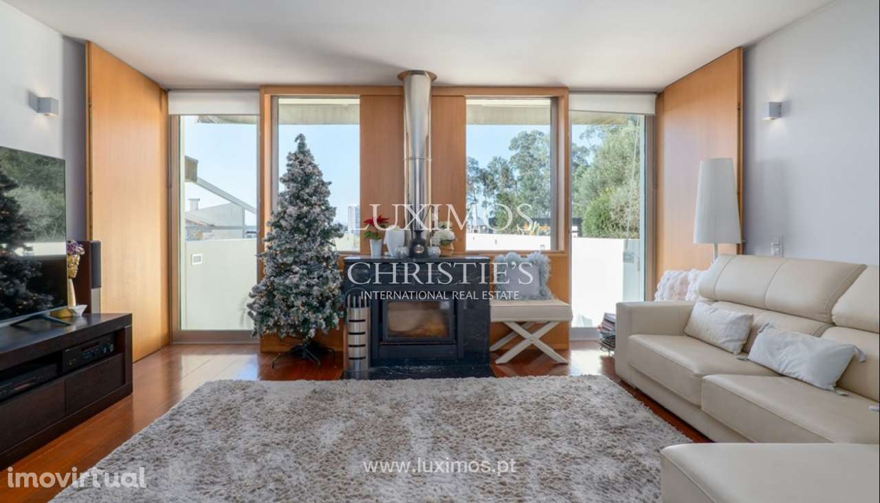 Moradia V4 com jardim em condomínio fechado na Maia - Grande imagem: 2/25