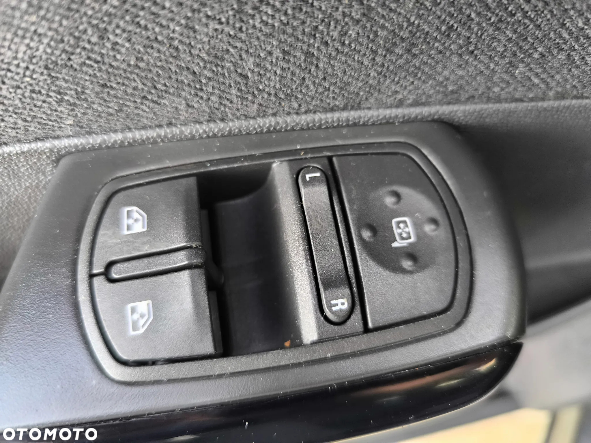 Opel Corsa 1.2 16V Enjoy - 25