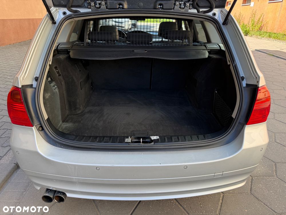 BMW Seria 3 325i - 27