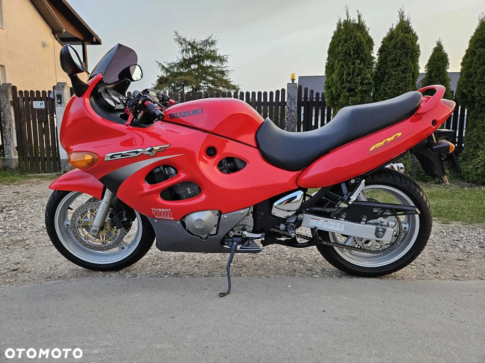Suzuki GSX - 6