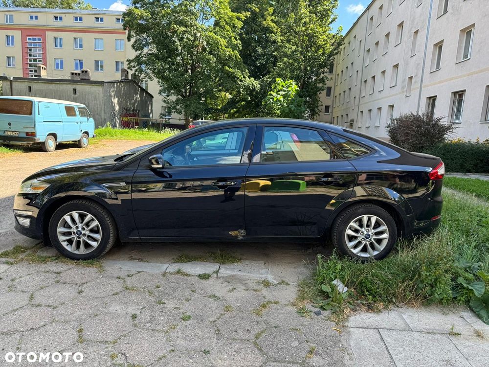 Ford Mondeo 1.6 T Gold X Plus - 24