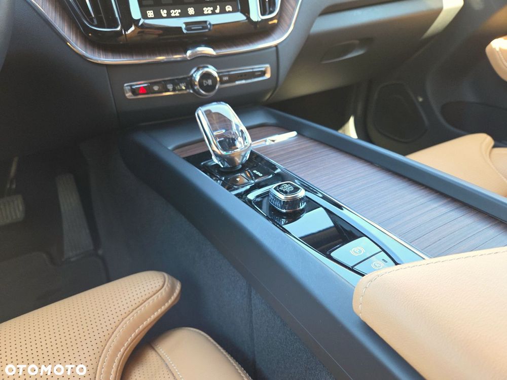 Volvo XC 60 - 24