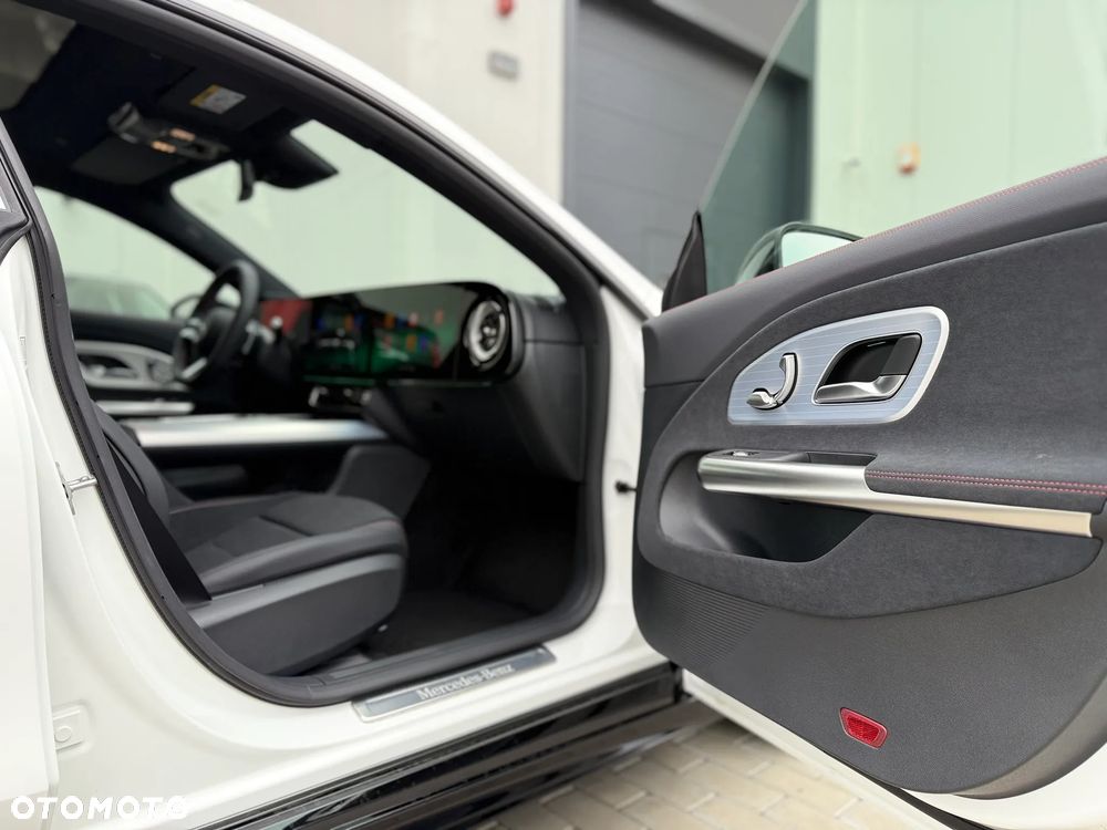 Mercedes-Benz CLA - 25
