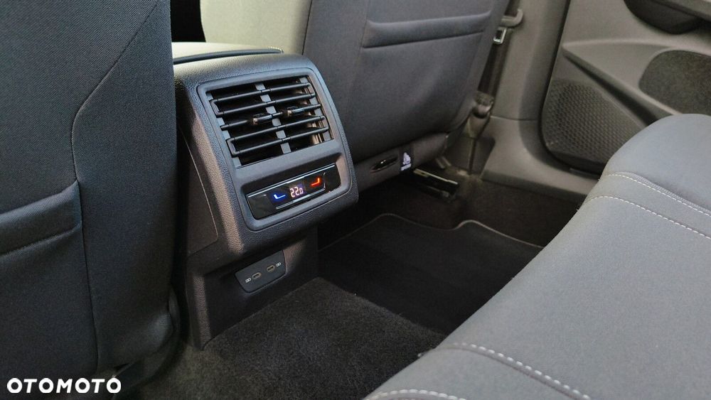 Volkswagen Golf - 31