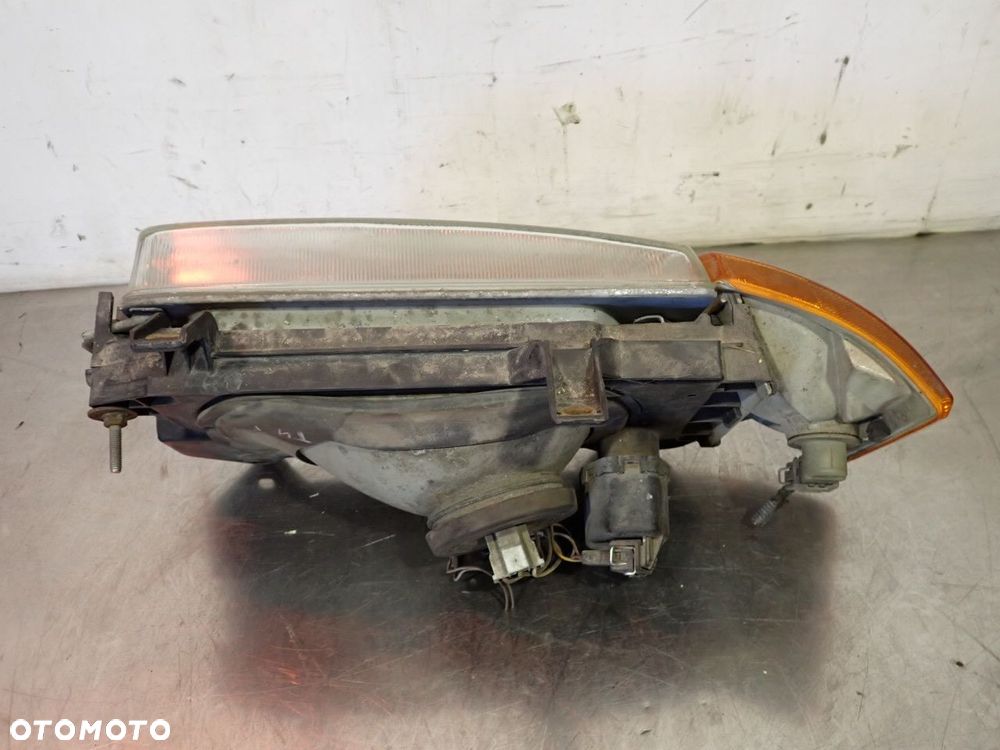 LAMPA PRAWA PRZEDNIA VOLKSWAGEN T4 - 5