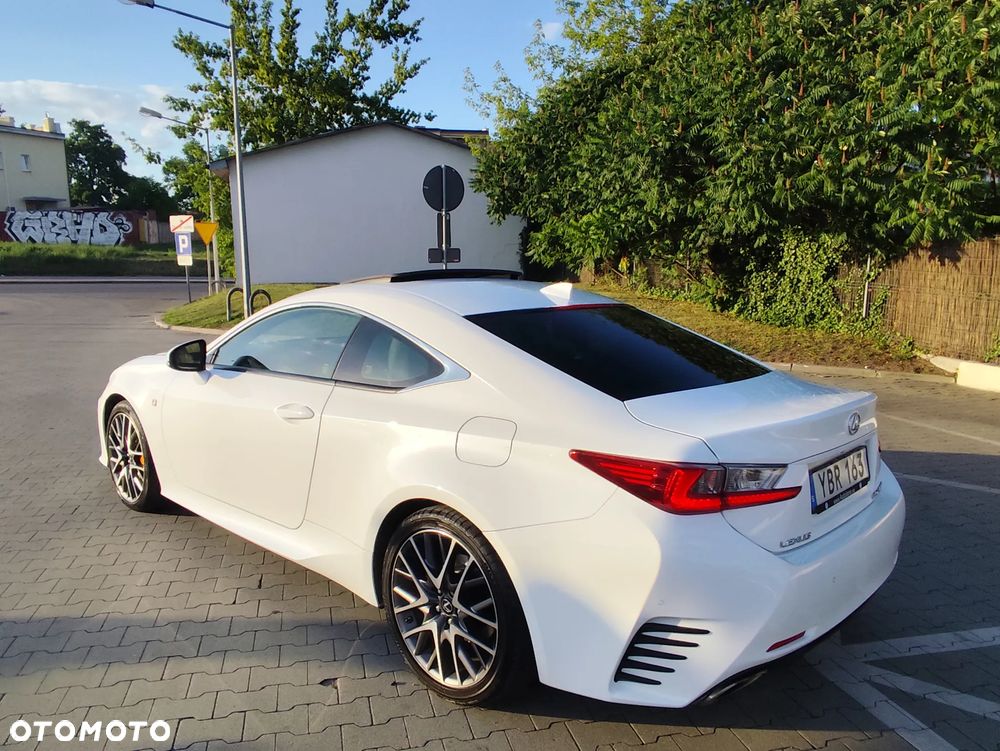 Lexus RC 200t / 300 F Sport - 35