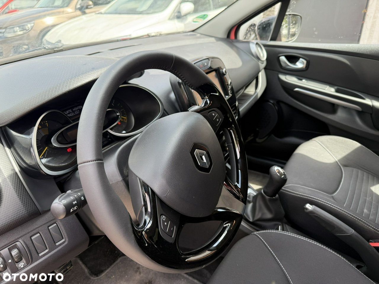 Renault Clio - 9
