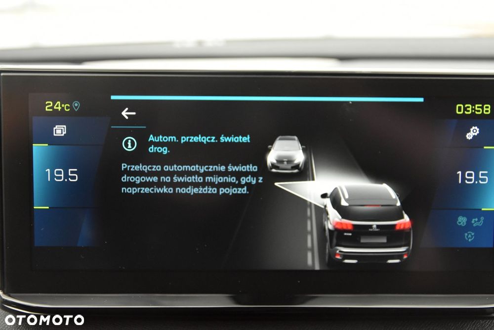 Peugeot 3008 1.6 PureTech HYbrid GT Line S&S EAT8 - 34
