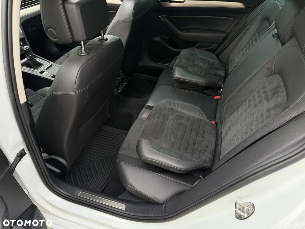 Volkswagen Passat - 20