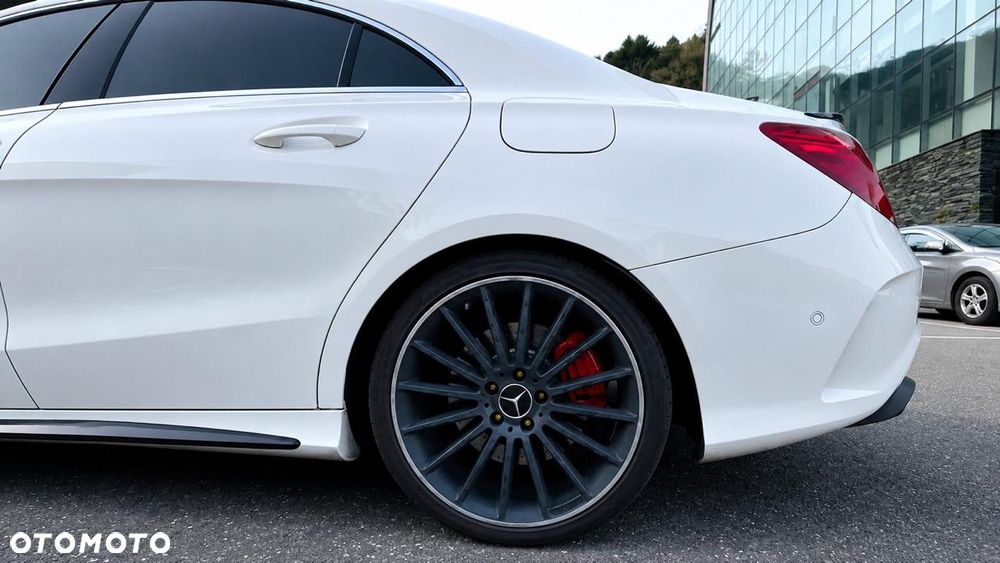Mercedes-Benz CLA 45 AMG 4Matic 7G-DCT - 5