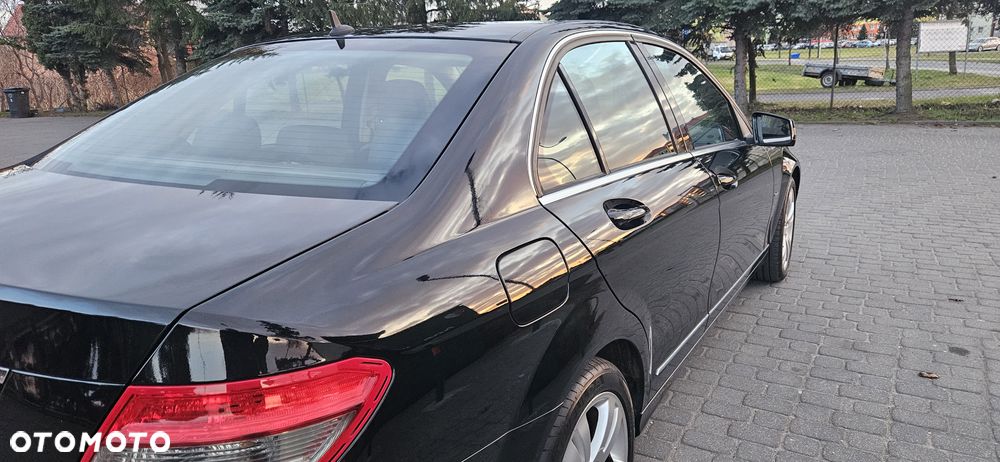Mercedes-Benz Klasa C 180 BlueEFFICIENCY Avantgarde - 19