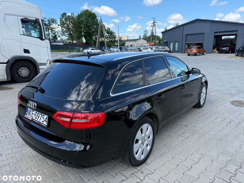 Audi A4 Avant 2.0 TDI ultra design - 11