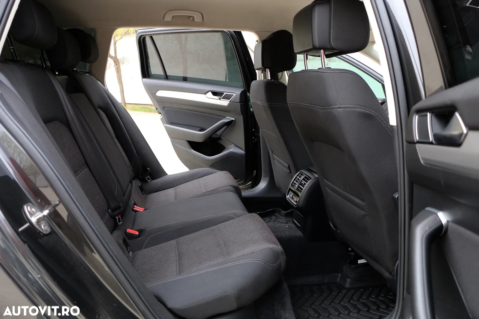 Volkswagen Passat Variant 2.0 TDI DSG Comfortline - 9