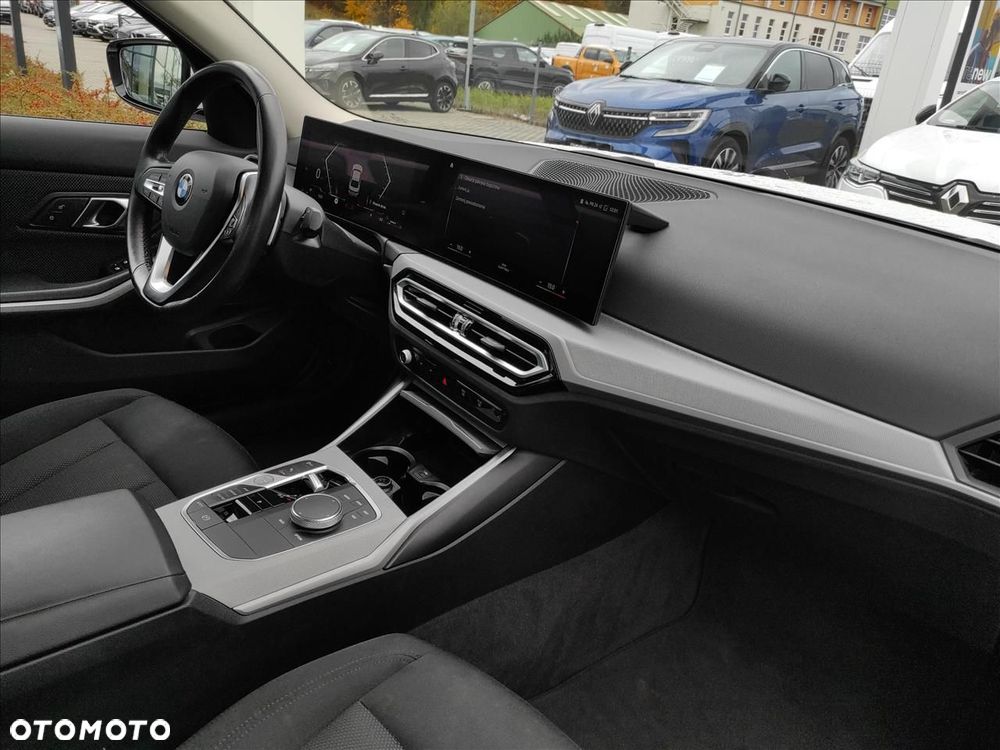 BMW Seria 3 318i - 15