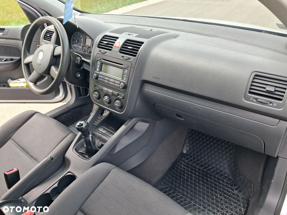 Volkswagen Golf 1.6 FSI Trendline - 7