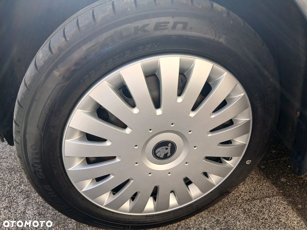 Skoda Roomster 1.4 MPI Ambition PLUS EDITION - 18