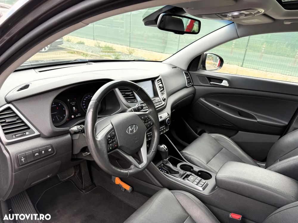 Hyundai Tucson 2.0 CRDI 4WD 6AT Premium+ - 11