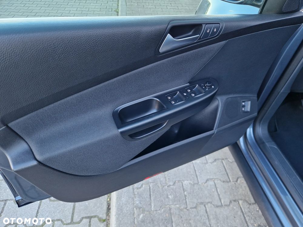Volkswagen Passat Variant 2.0 Blue TDI DPF Comfortline - 23