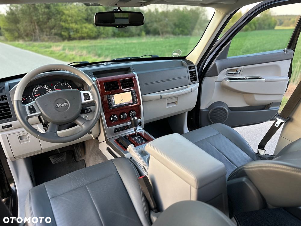 Jeep Cherokee - 35