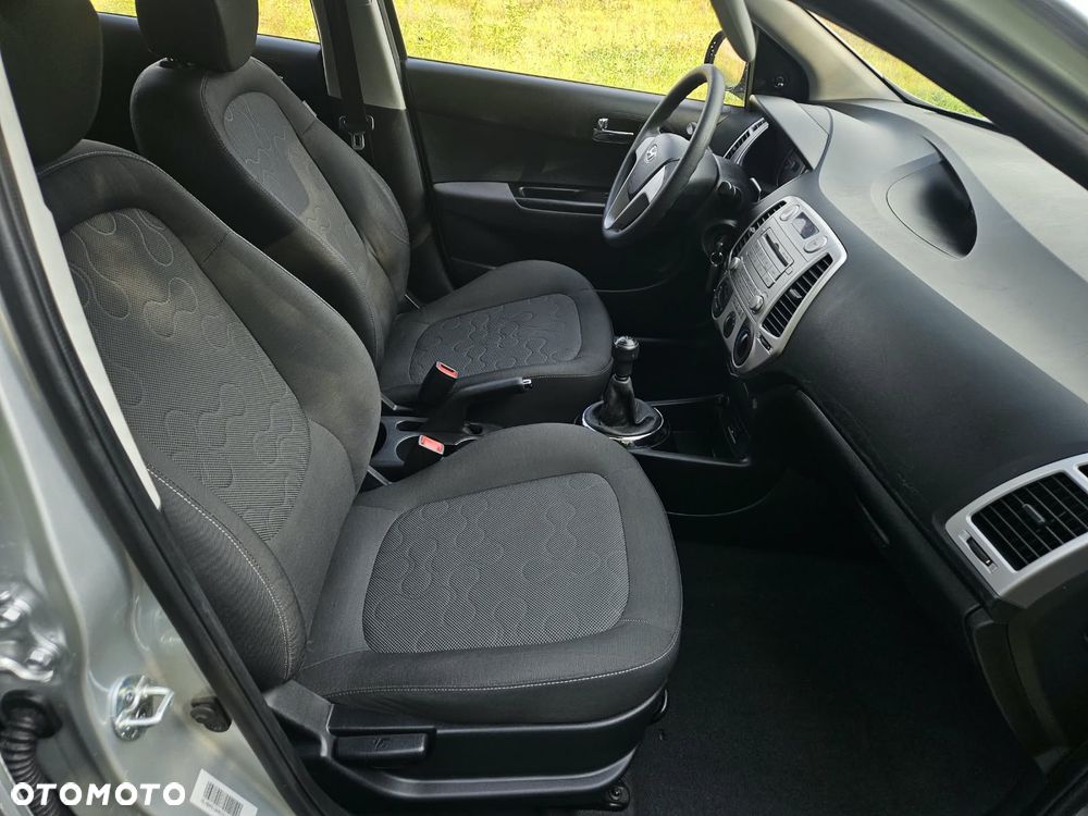 Hyundai i20 1.2 Fifa World Cup Edition - 15
