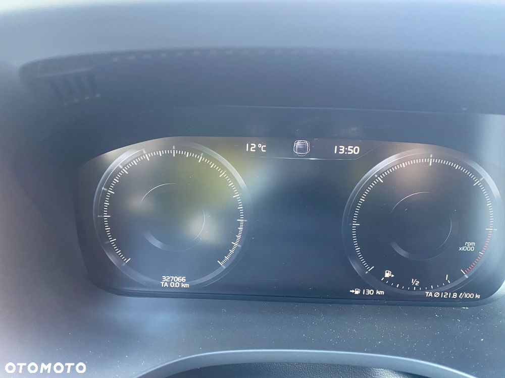 Volvo XC 60 B4 D AWD Momentum - 6