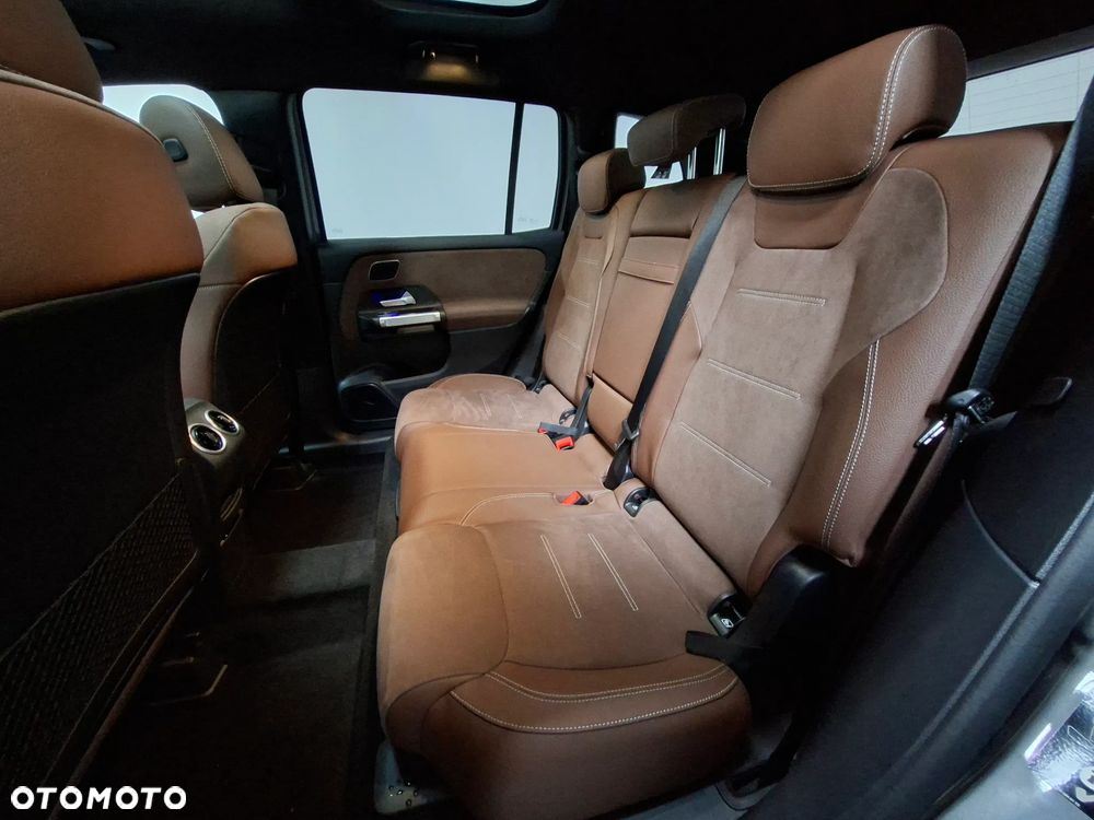 Mercedes-Benz GLB 220 mHEV 4-Matic AMG Line 8G-DCT - 8