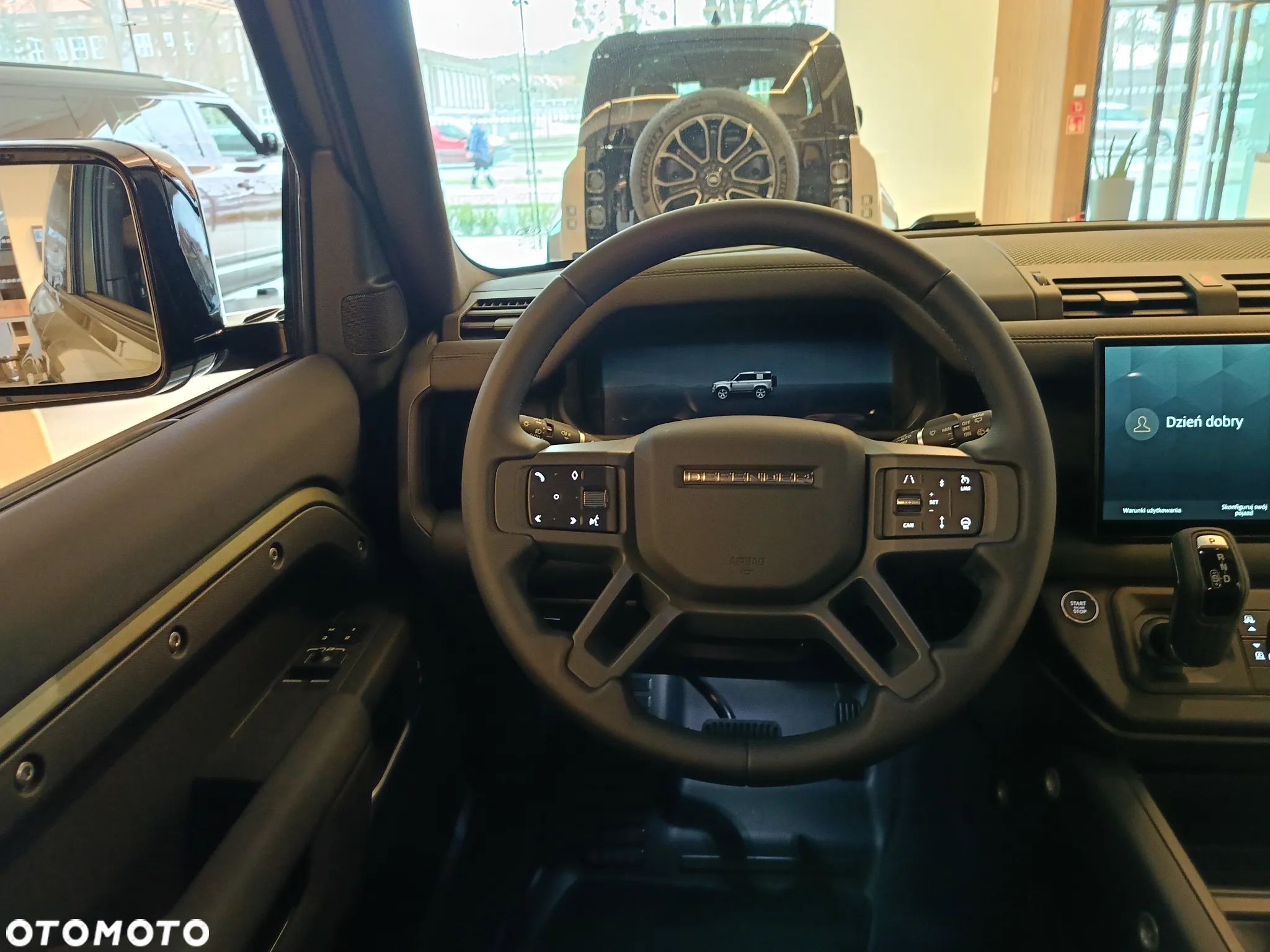 Land Rover Defender - 12