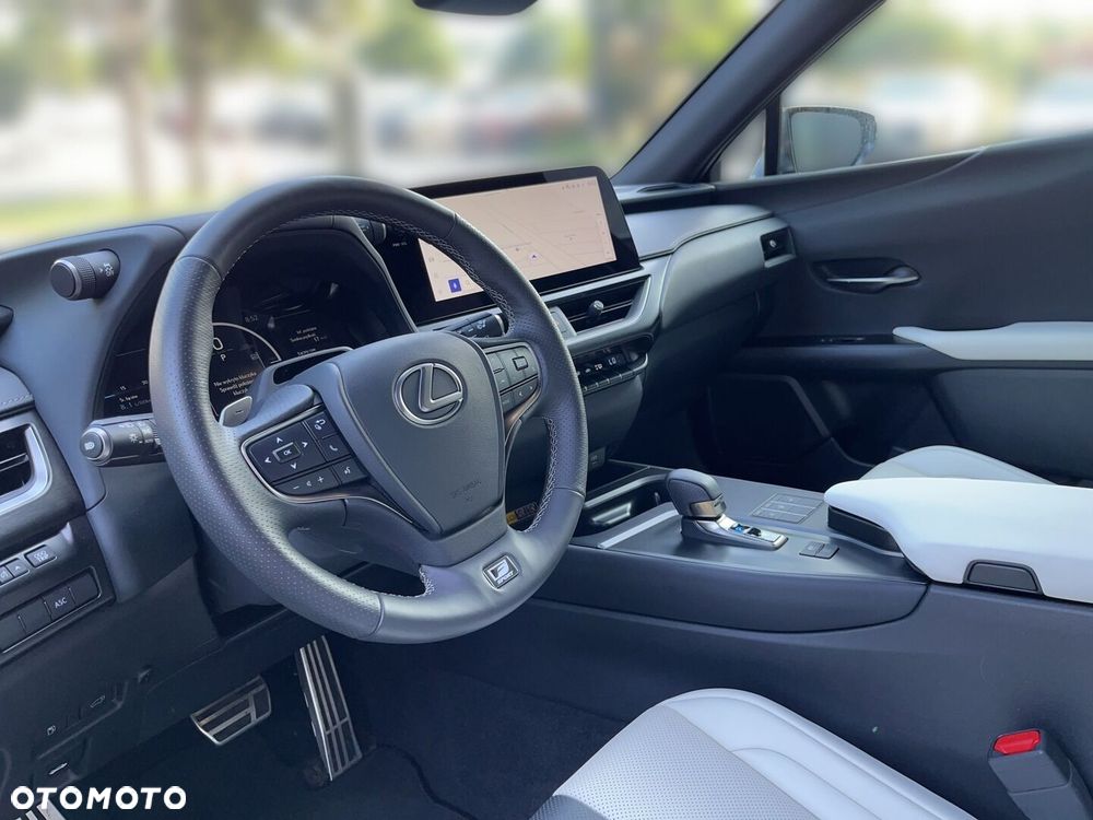 Lexus UX - 5