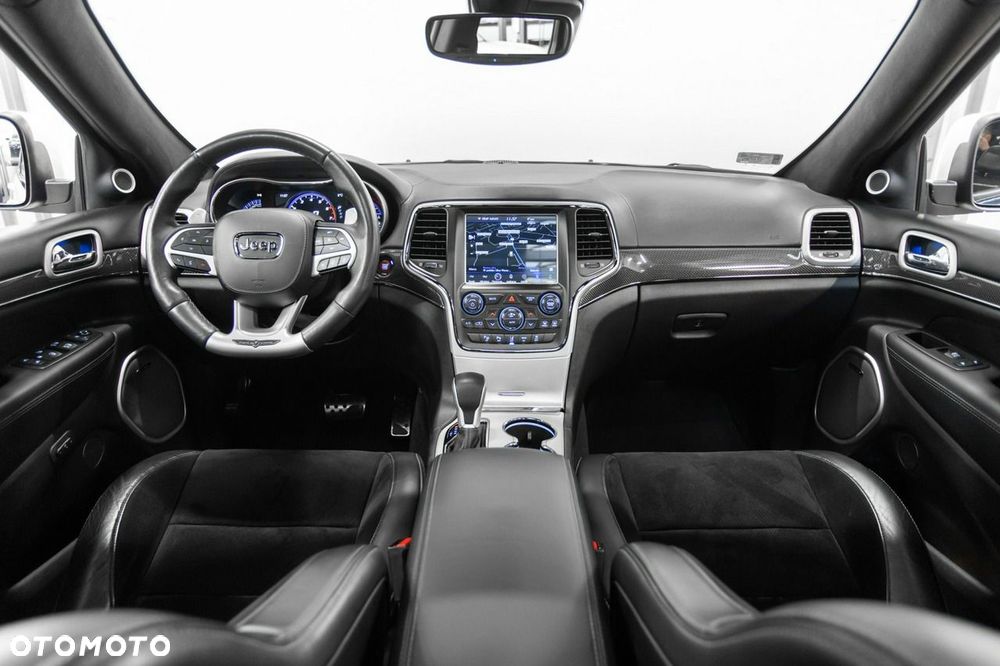 Jeep Grand Cherokee - 17