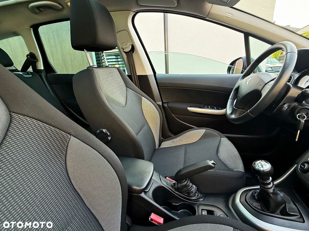 Peugeot 308 HDi FAP 150 Business Line Niveau 2 - 26