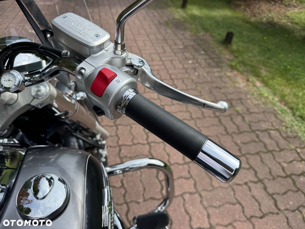 Suzuki Intruder - 23