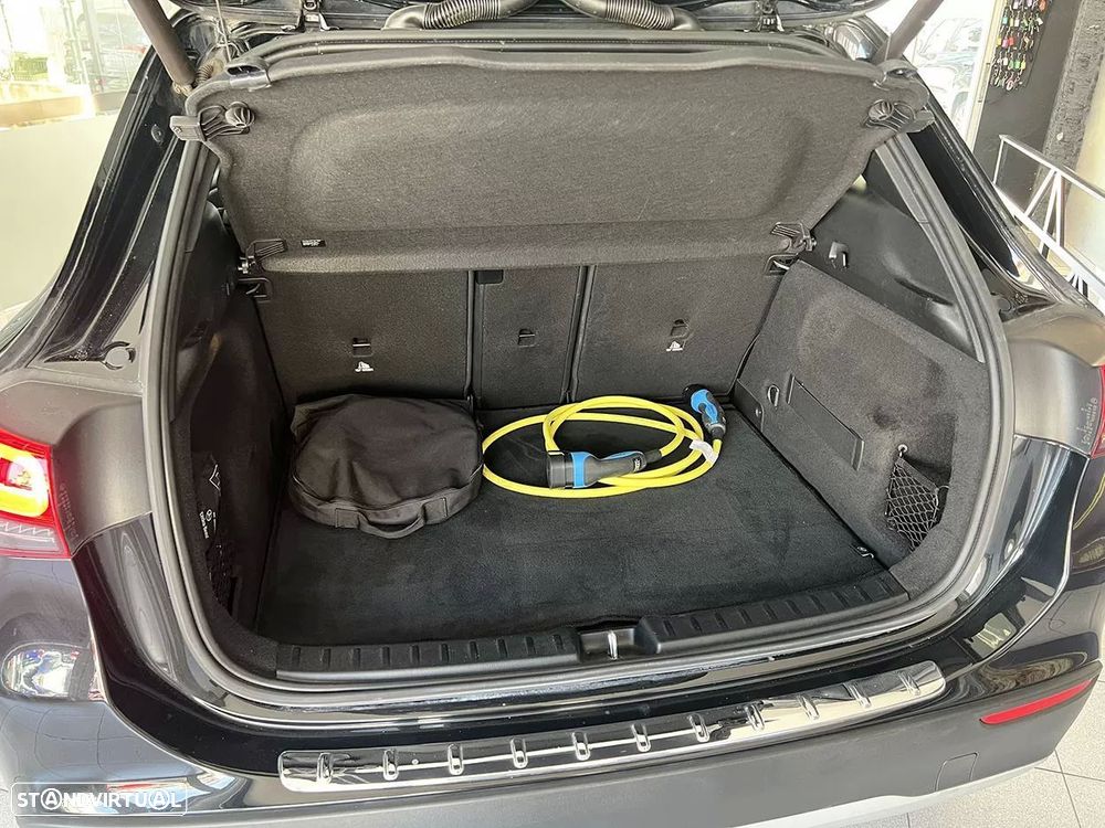 Mercedes-Benz GLA 250 e Style - 24