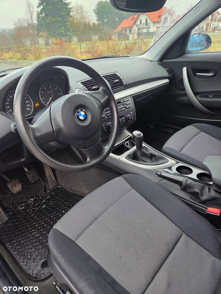 BMW Seria 1 - 22