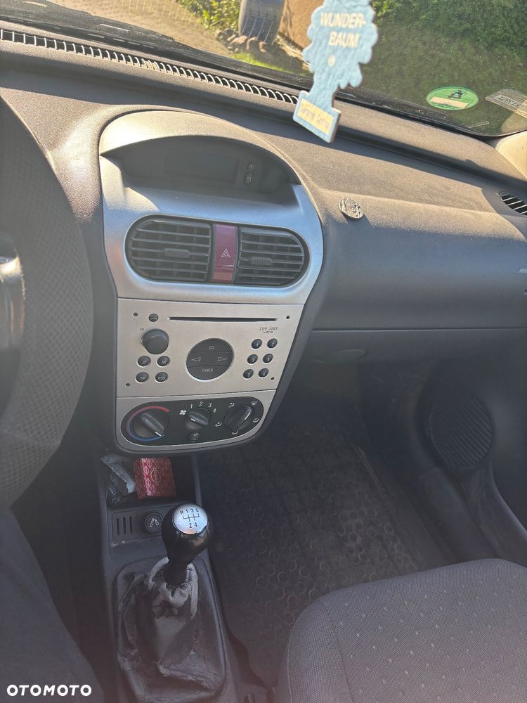 Opel Corsa - 8