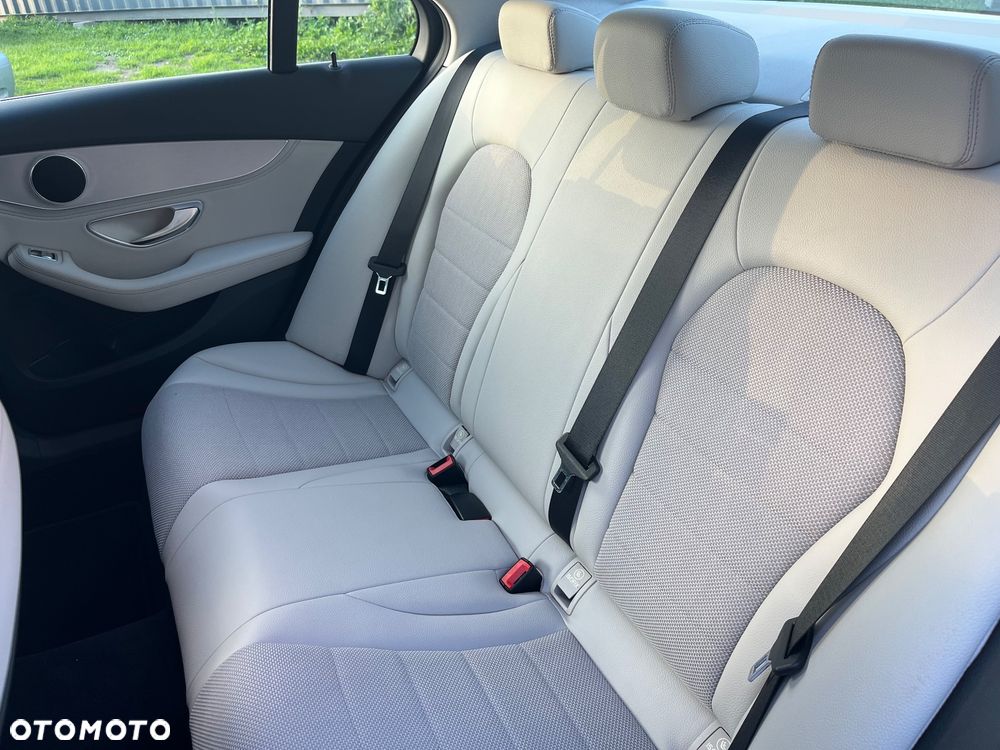 Mercedes-Benz Klasa C 180 7G-TRONIC - 11