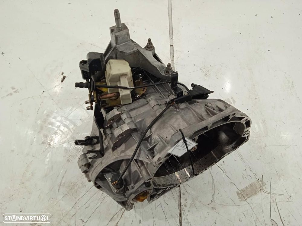 CAIXA VELOCIDADES FORD FOCUS 2000 - 4