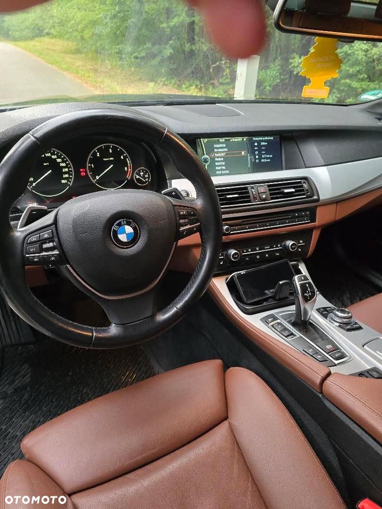 BMW Seria 5 525d Sport-Aut - 21