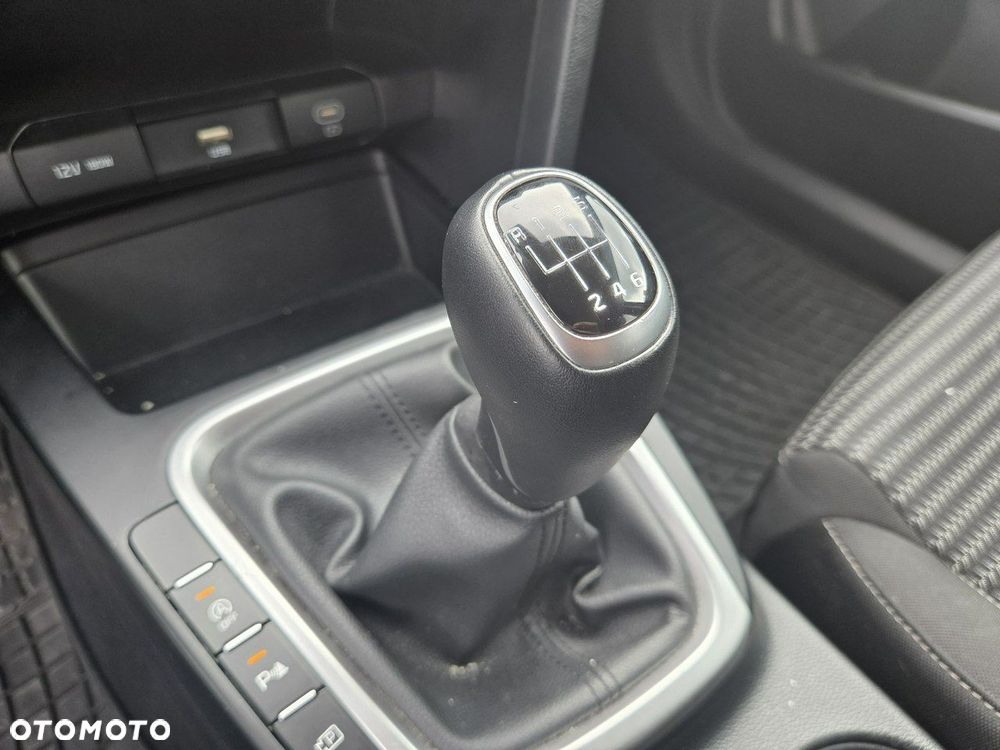 Kia Ceed 1.5 T-GDI M - 21